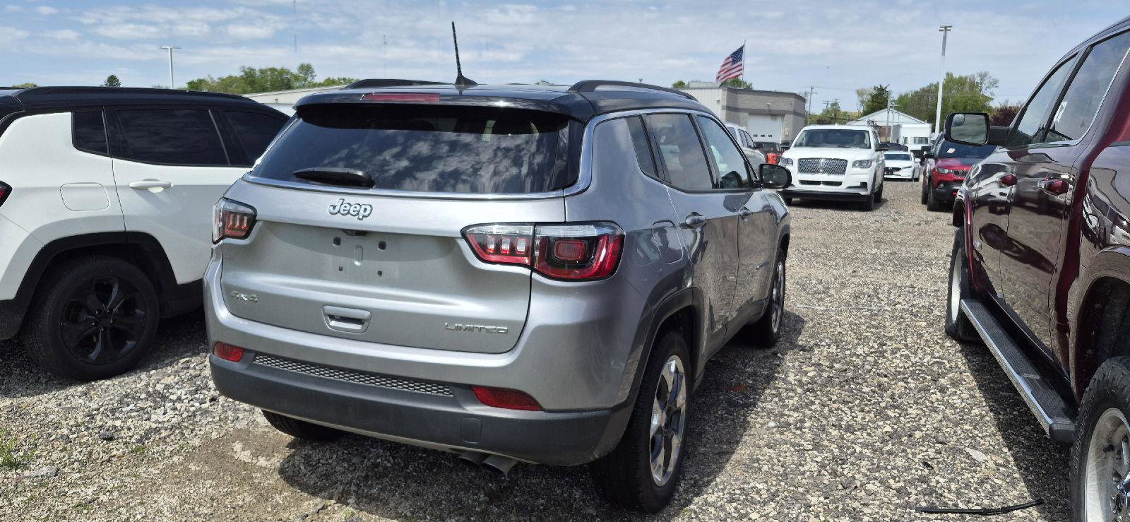Used 2019 Jeep Compass Limited AWD/4WD image 3