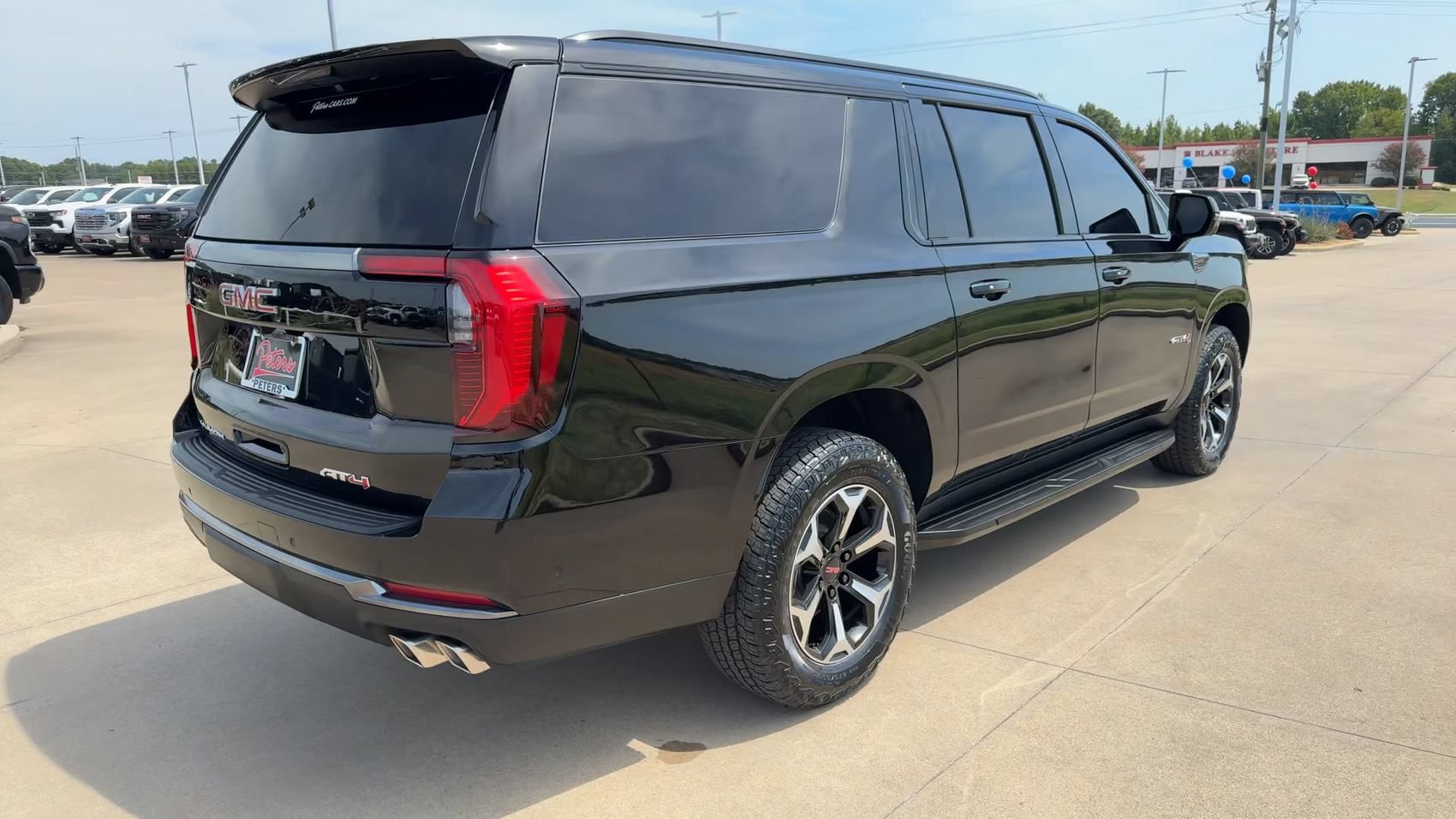 Used 2026 GMC Yukon XL AT4 AWD/4WD image 9