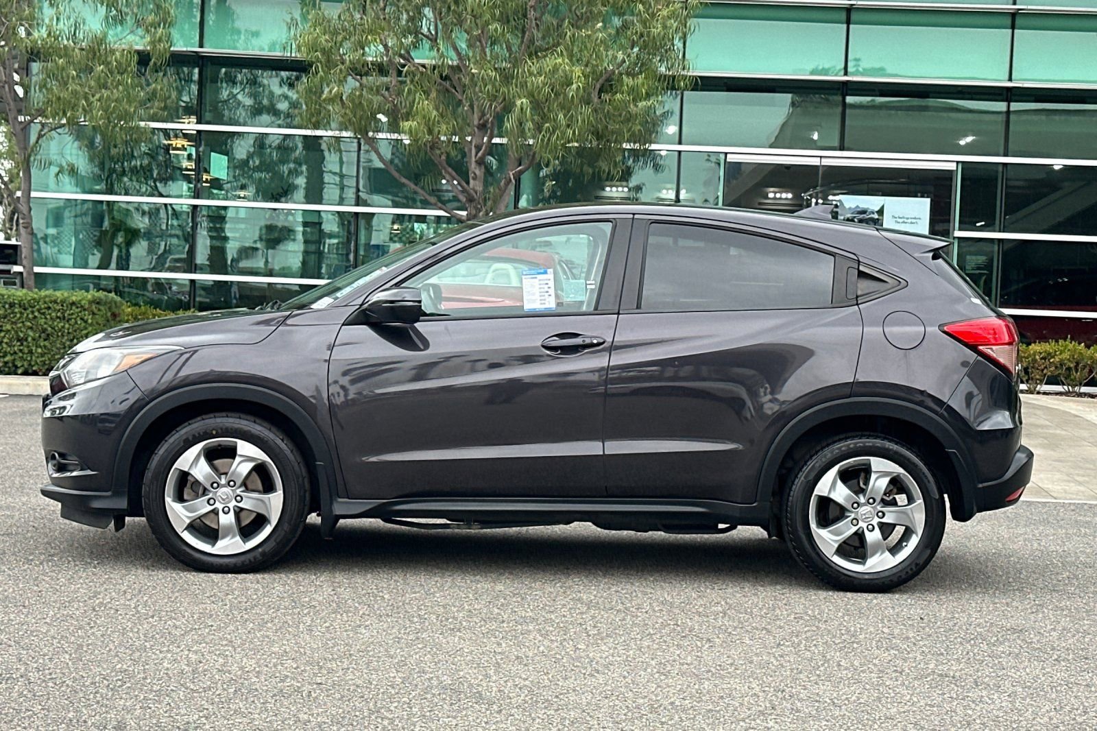 Used 2017 Honda HR-V EX image 7