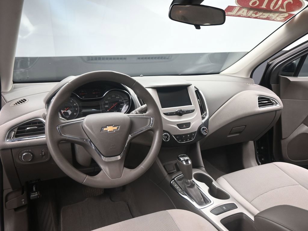 Used 2018 Chevrolet Cruze LS image 21