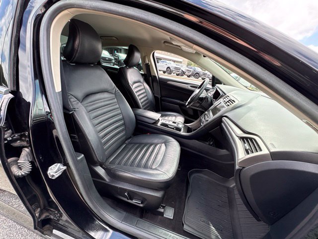 Used 2019 Ford Fusion SE FWD image 21