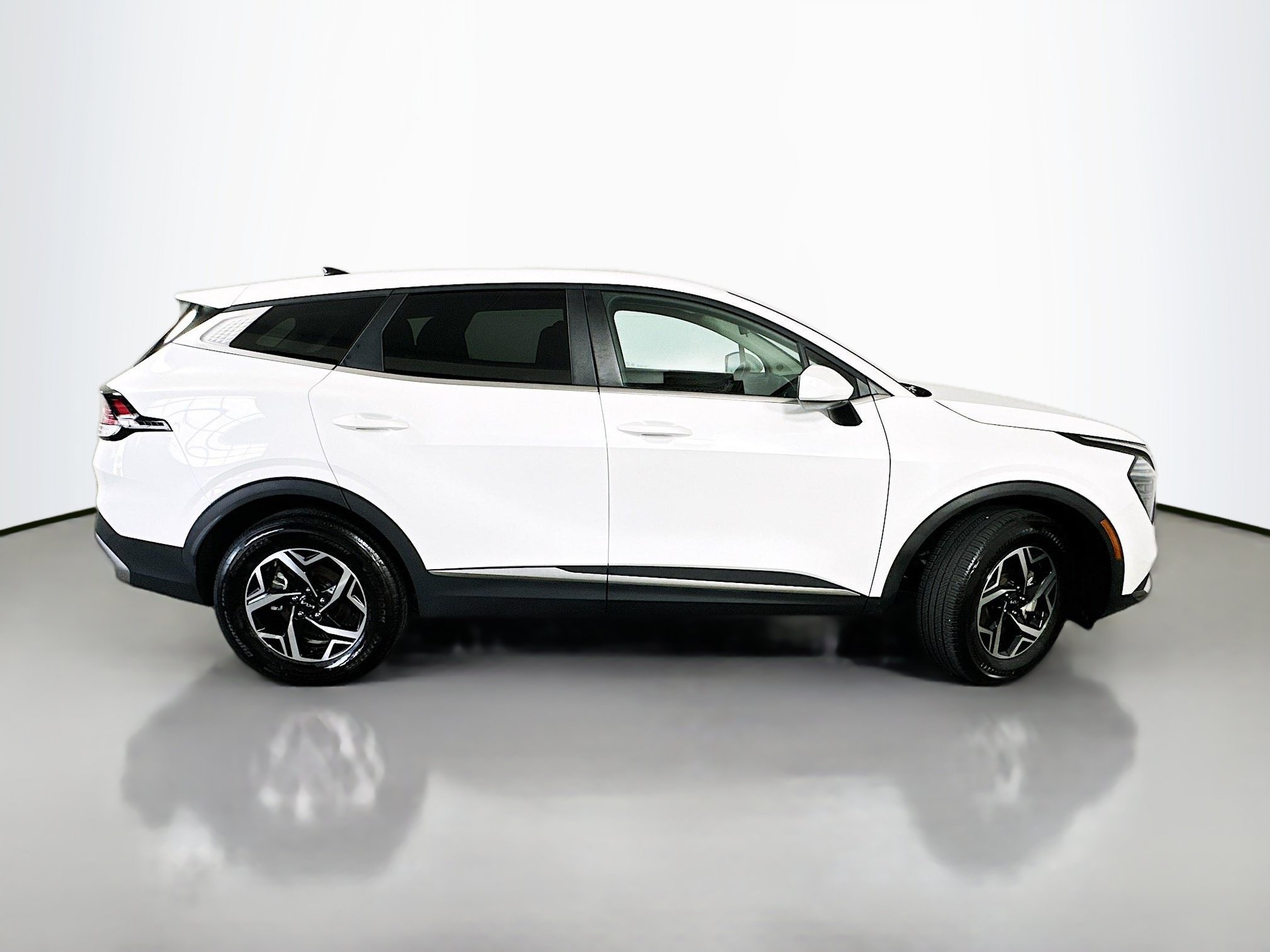 Certified 2025 Kia Sportage LX AWD/4WD image 8