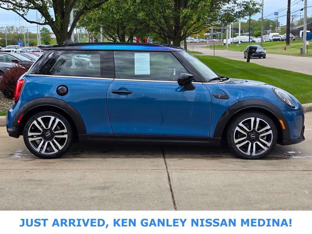 Used 2023 MINI Cooper S FWD image 2