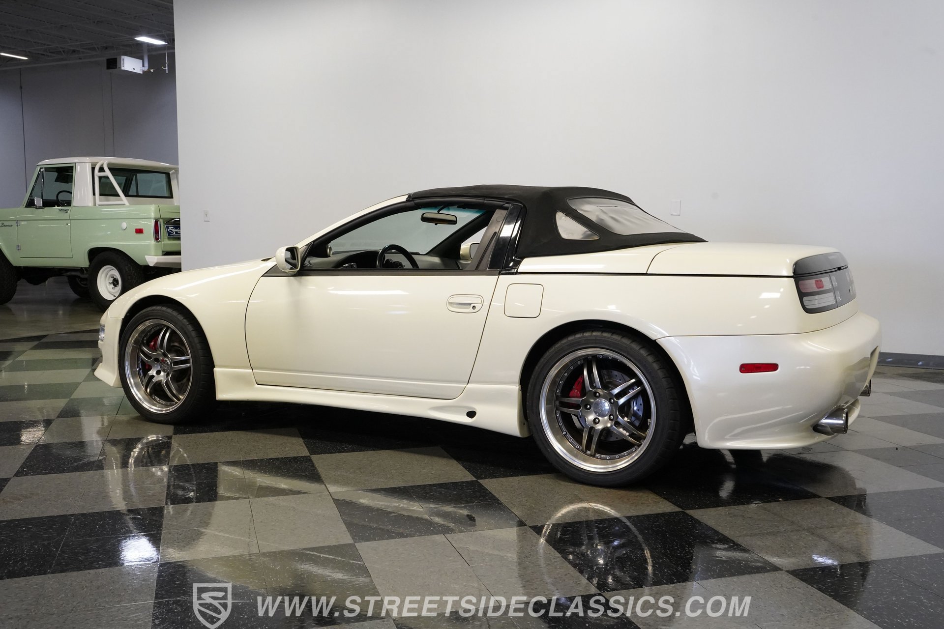 Used 1993 Nissan 300ZX Convertible RWD image 9