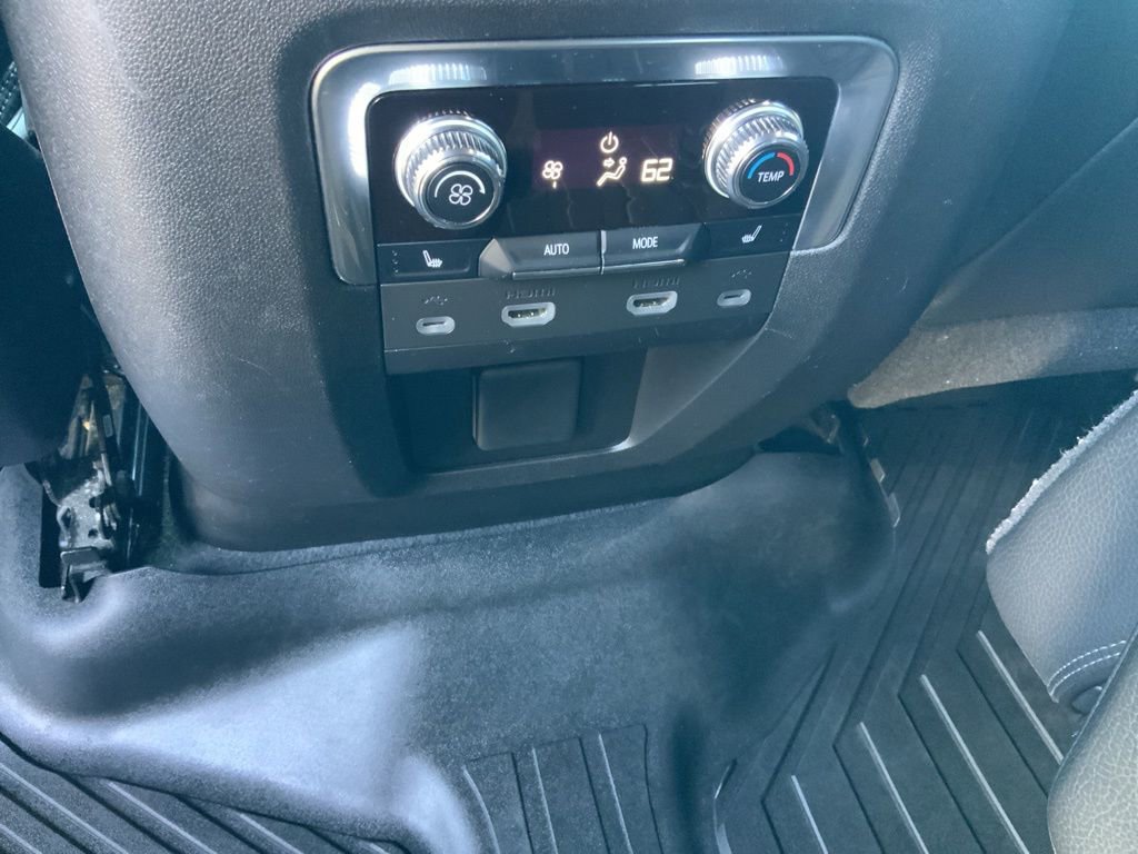 Used 2021 GMC Yukon XL Denali w/ Denali Premium Package image 20
