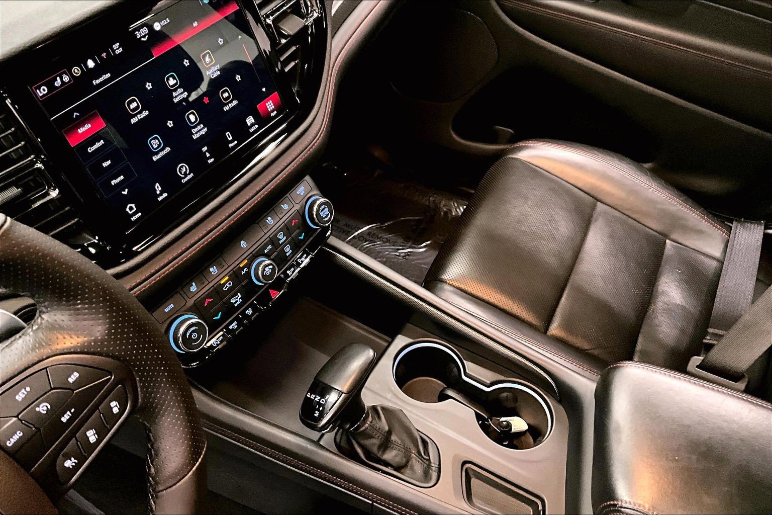Used 2024 Dodge Durango GT AWD/4WD image 17