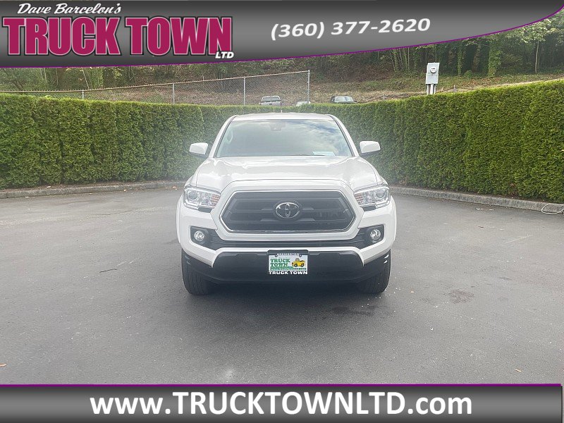 Used 2022 Toyota Tacoma SR5 w/ SR5 Appearance Package (SM) AWD/4WD image 8