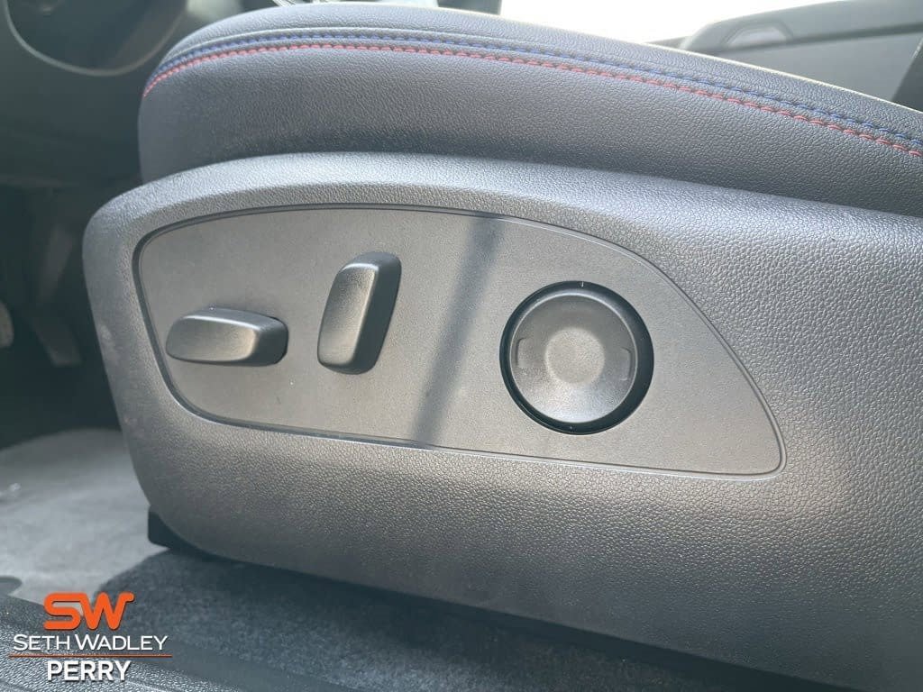 New 2025 Chevrolet Equinox EV RS image 15