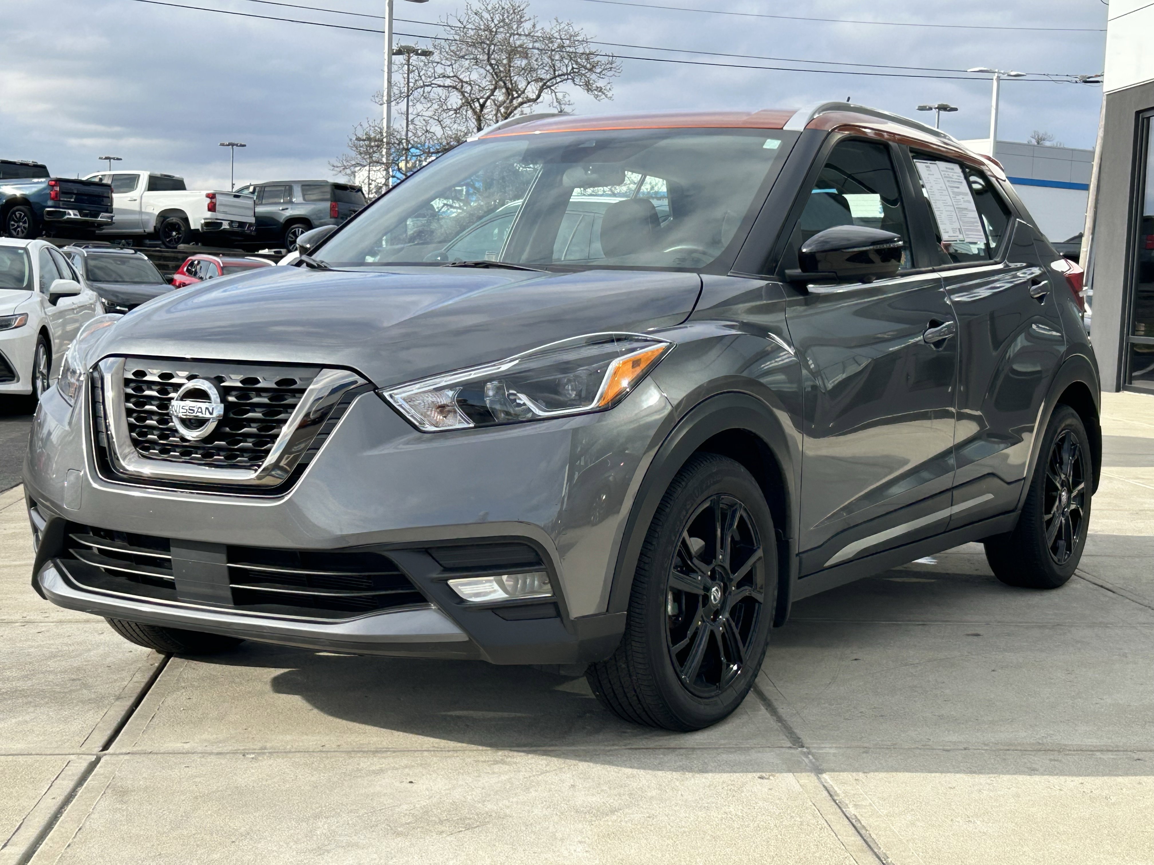 Used 2020 Nissan Kicks SR image 3