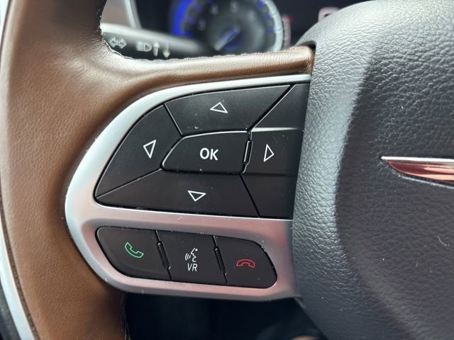 Used 2017 Chrysler Pacifica Limited w/ UConnect Theater Package image 16