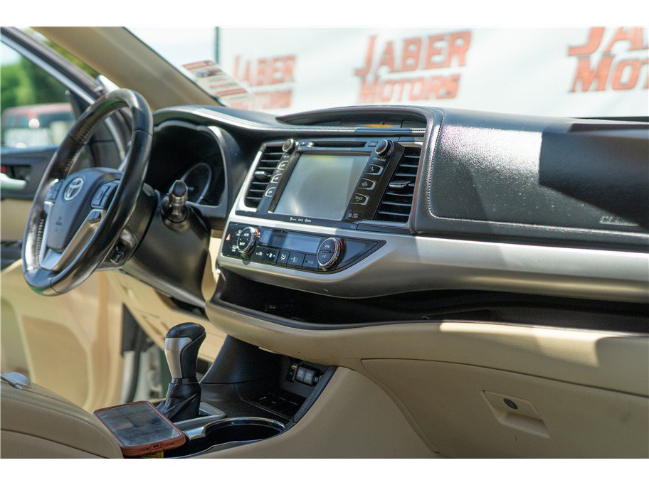 Used 2017 Toyota Highlander XLE FWD image 35