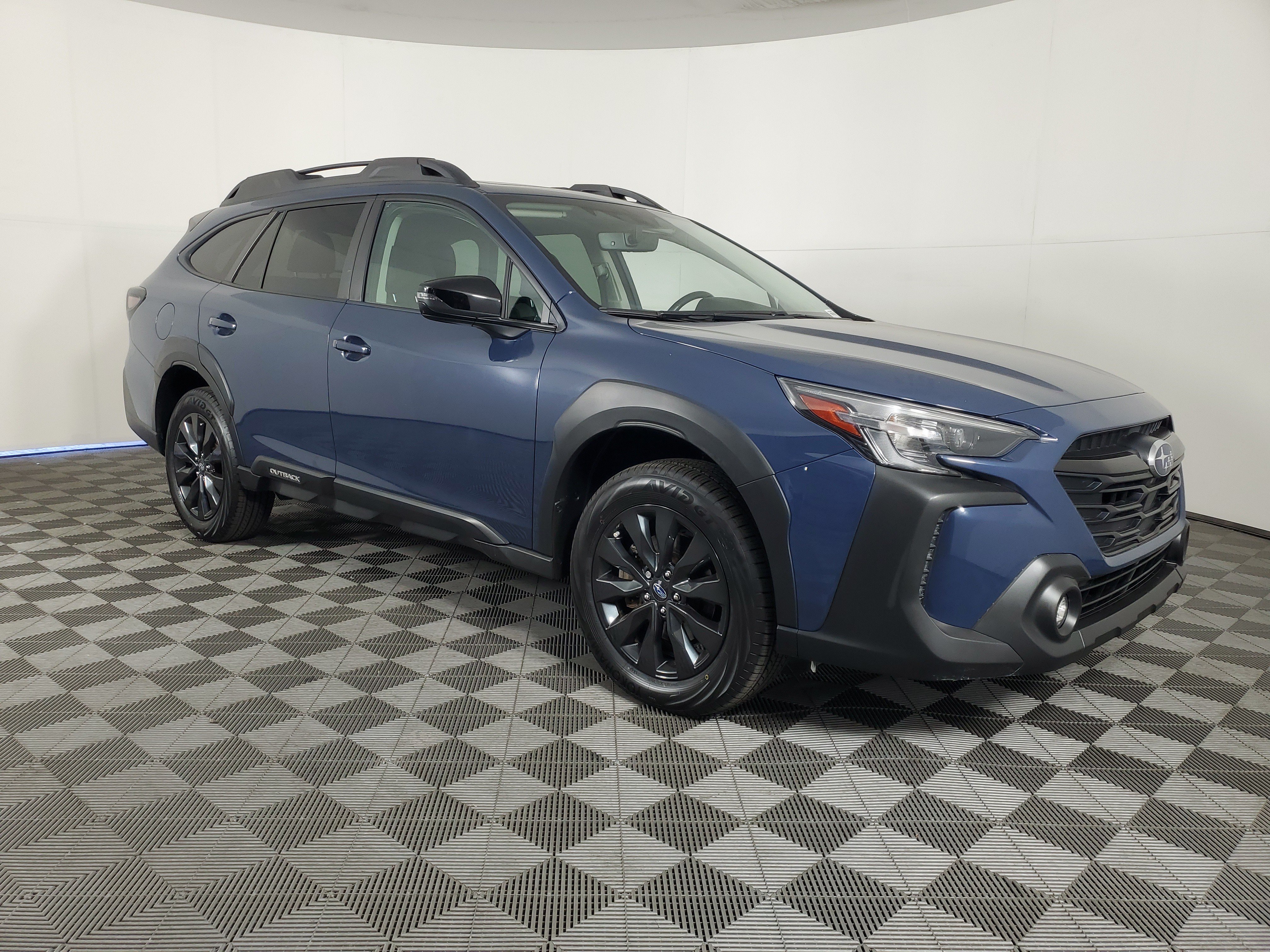 Used 2024 Subaru Outback Onyx Edition AWD/4WD image 2