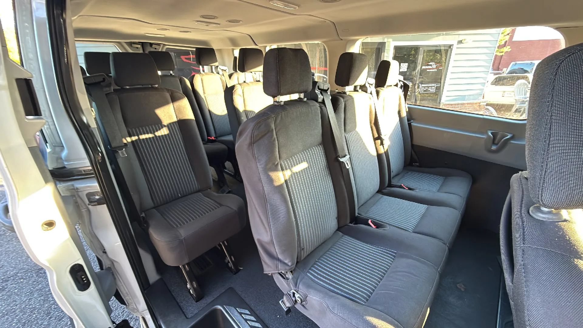 Used 2018 Ford Transit 350 XL RWD image 19