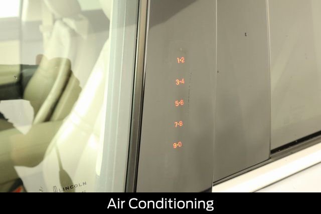 Used 2022 Lincoln Corsair AWD w/ Equipment Group 101A image 22