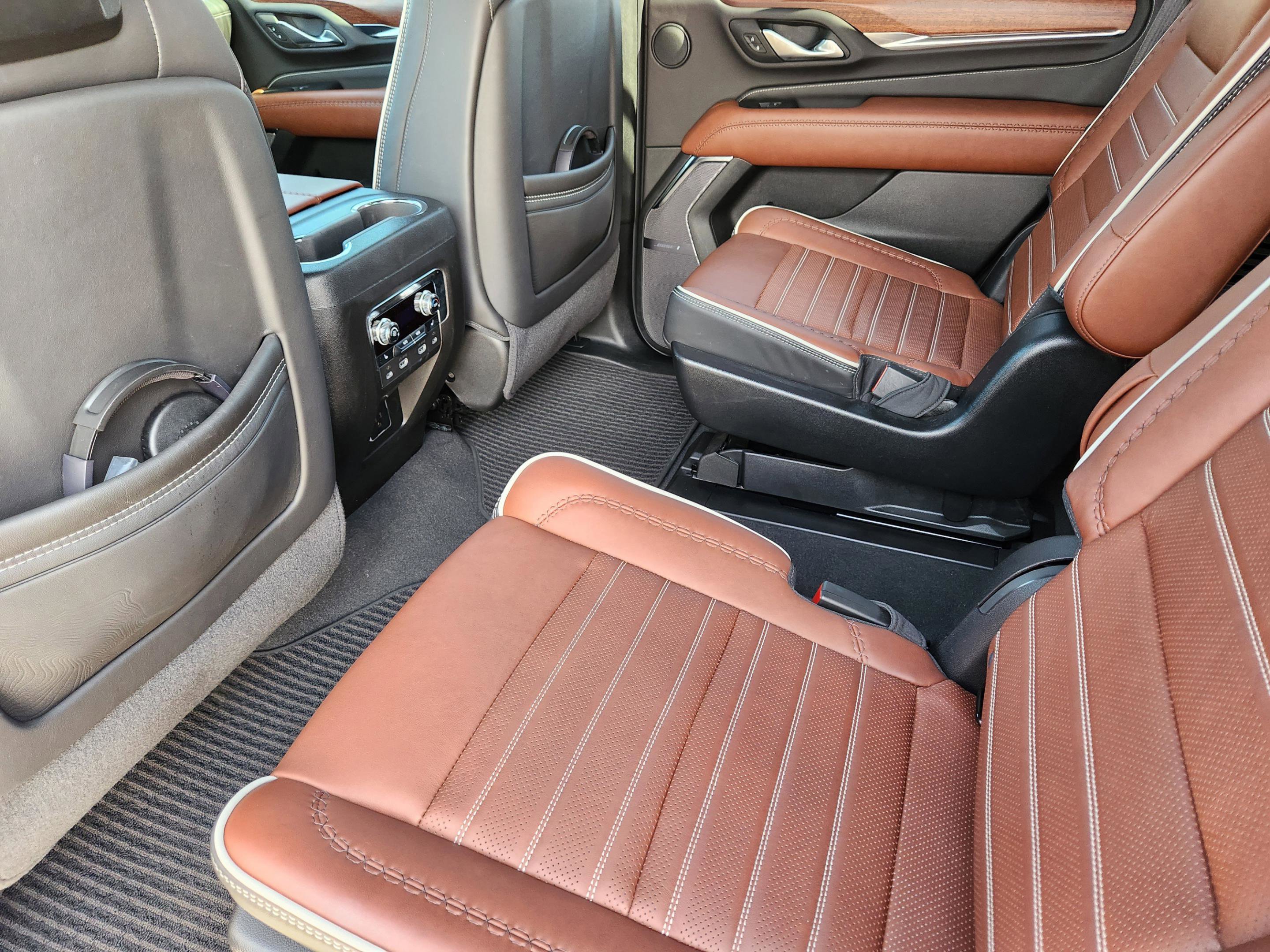 Used 2024 GMC Yukon Denali Ultimate image 31