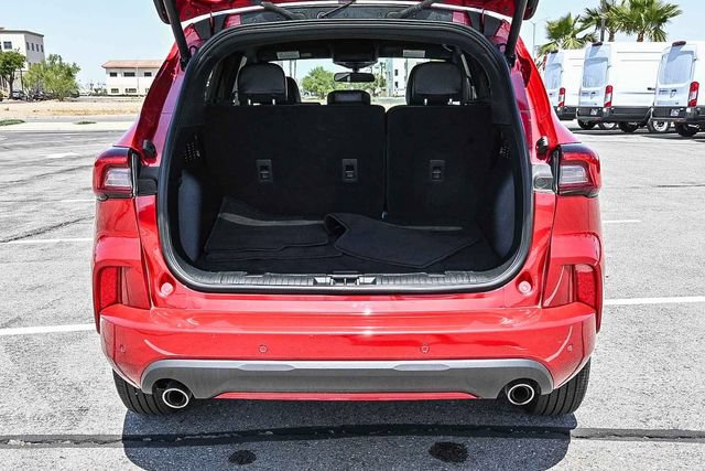 Used 2024 Ford Escape ST-Line w/ Tech Pack #1 FWD image 30