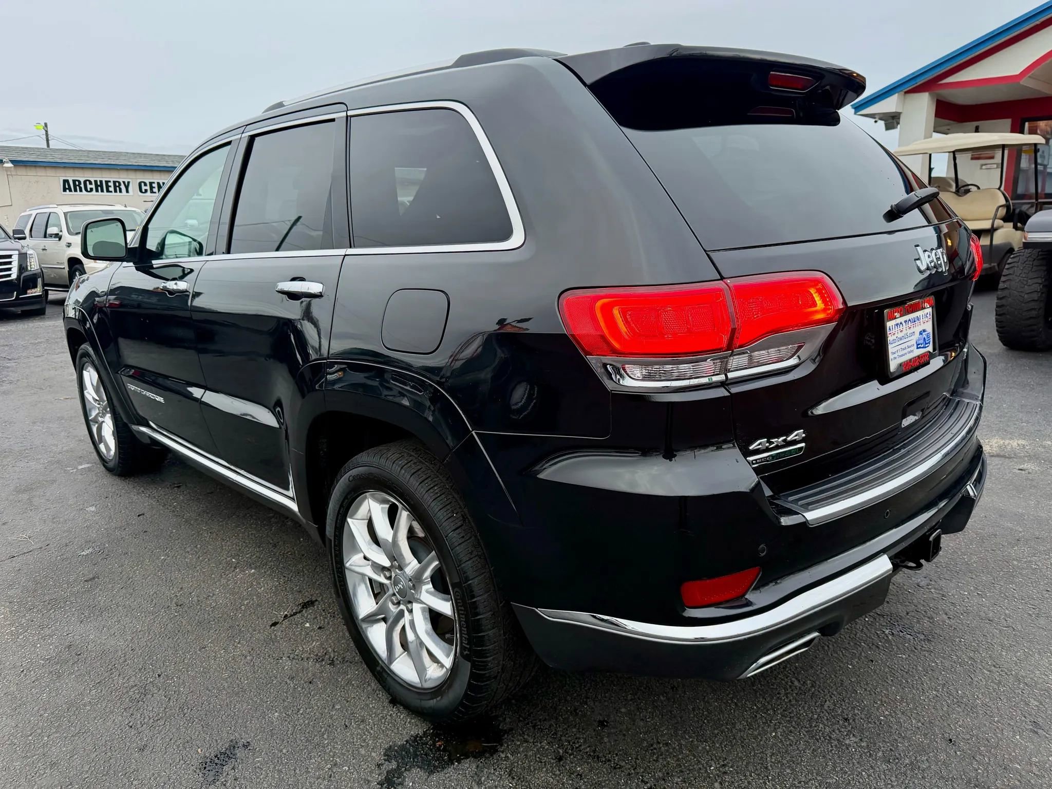Used 2016 Jeep Grand Cherokee Summit image 3