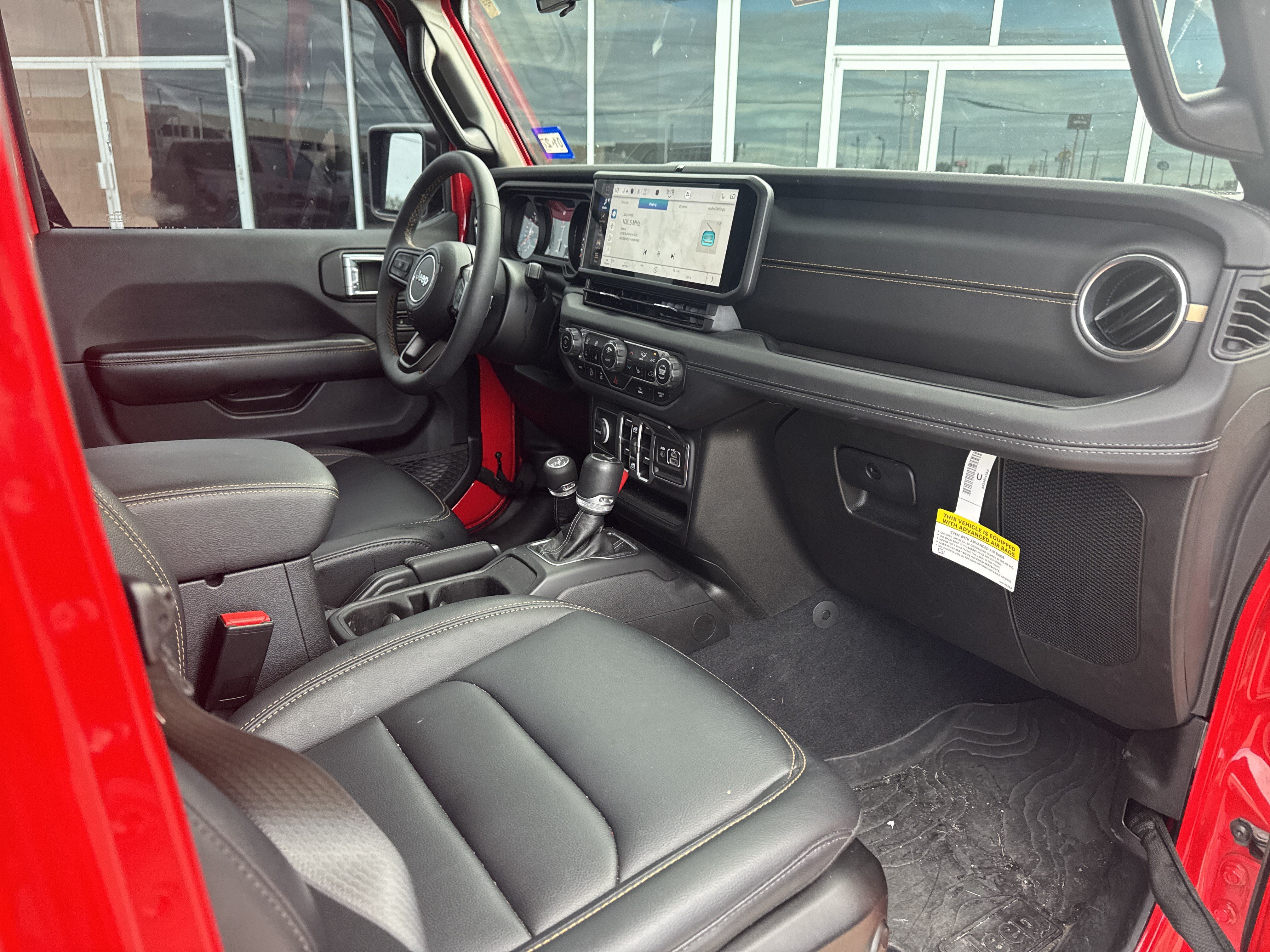Used 2025 Jeep Gladiator Sport AWD/4WD image 12