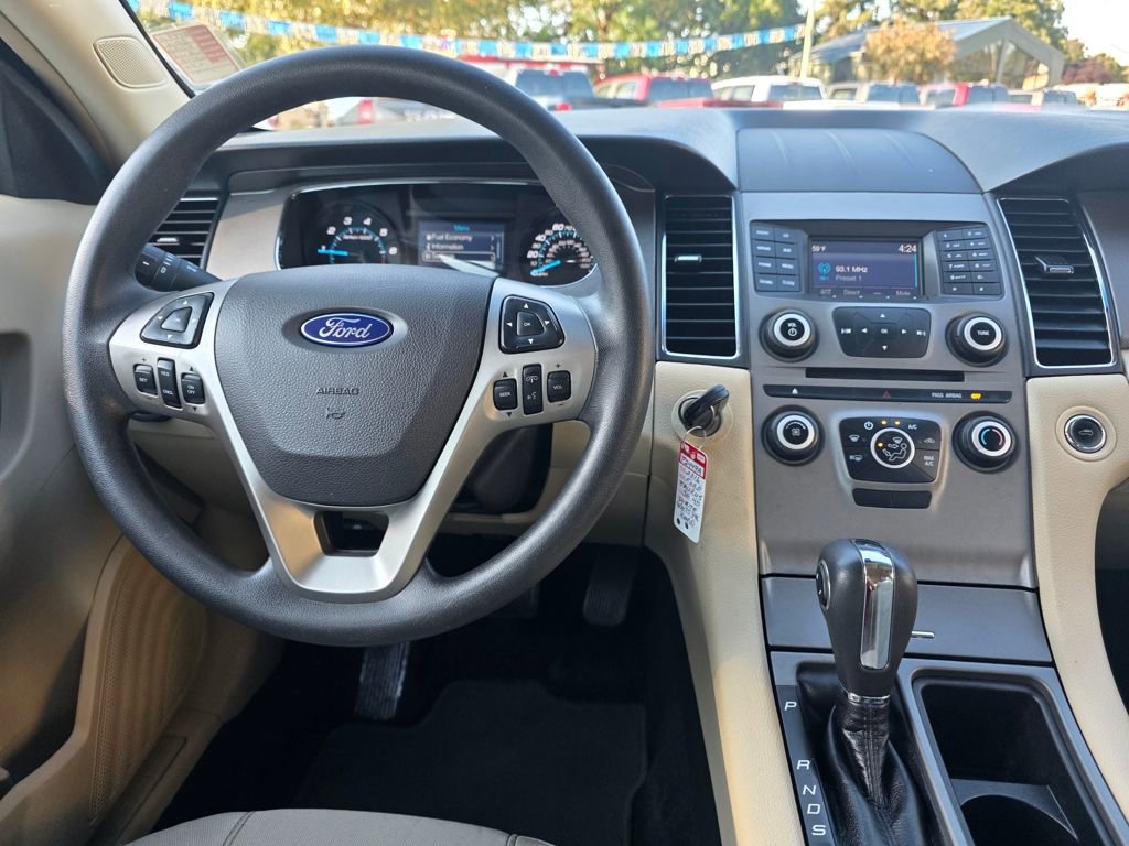 Used 2016 Ford Taurus SE image 11