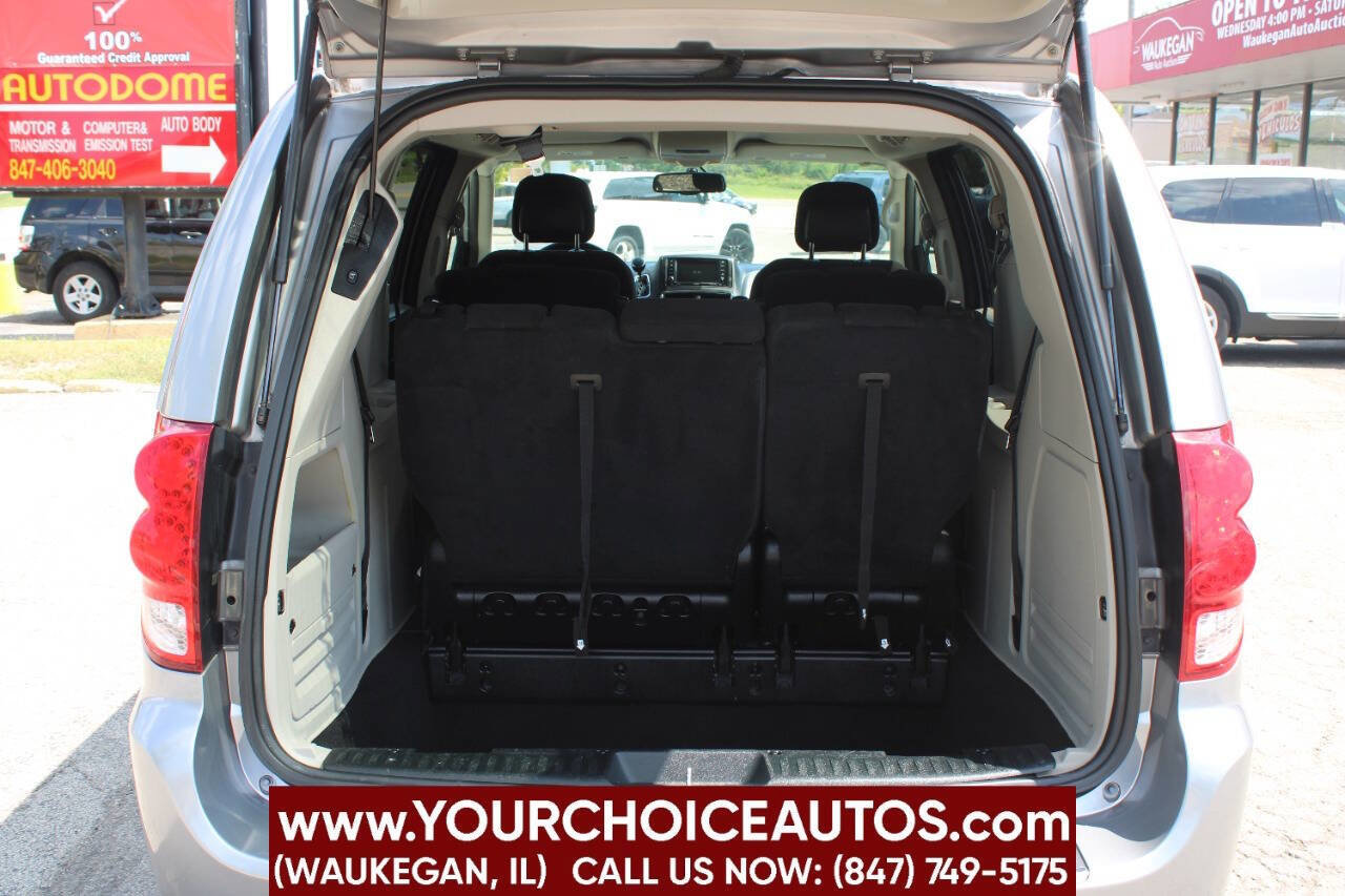 Used 2015 Dodge Grand Caravan SXT w/ UConnect Hands-Free Group FWD image 11