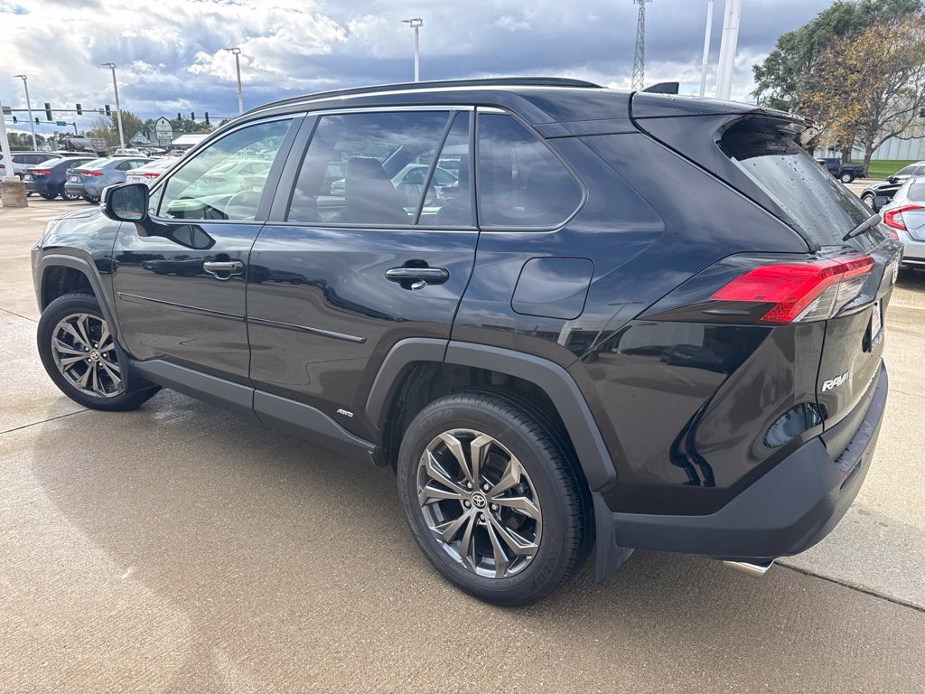 Certified 2023 Toyota RAV4 XLE Premium AWD/4WD image 5