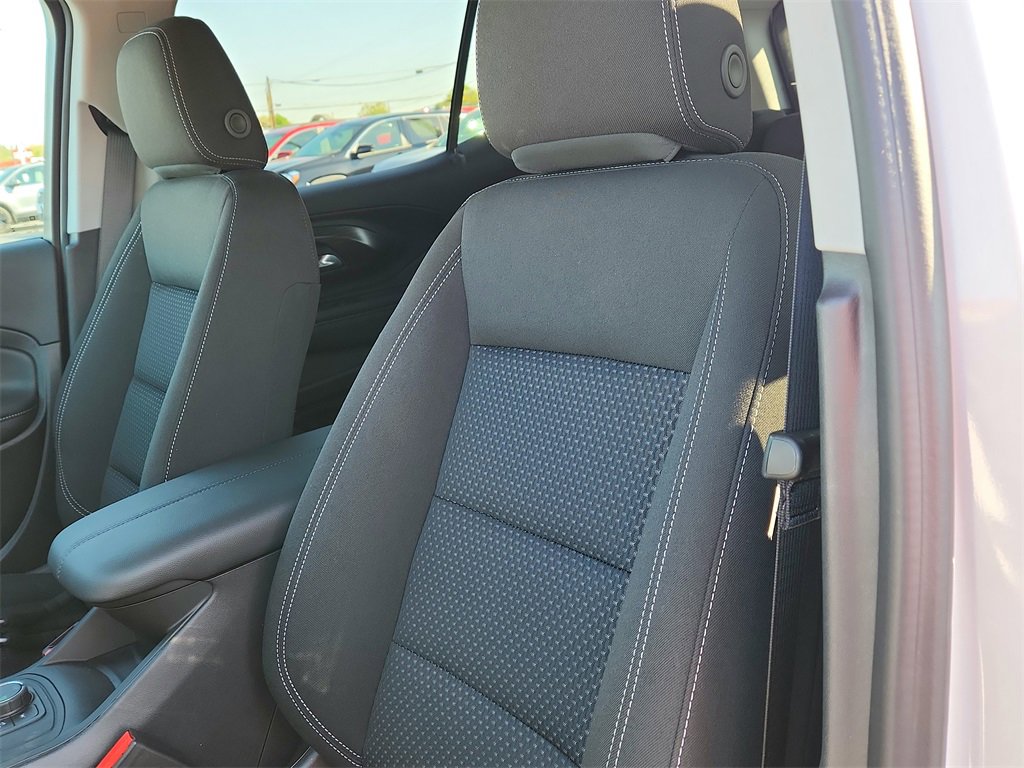 New 2024 GMC Terrain SLE image 13