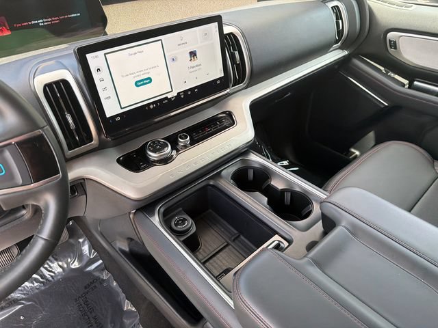 Used 2025 Ford Expedition Active RWD image 32