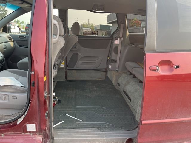 Used 2005 Toyota Sienna LE image 6