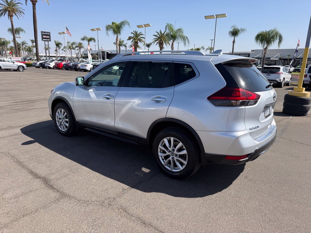Used 2018 Nissan Rogue SV w/ Premium Package AWD/4WD image 4
