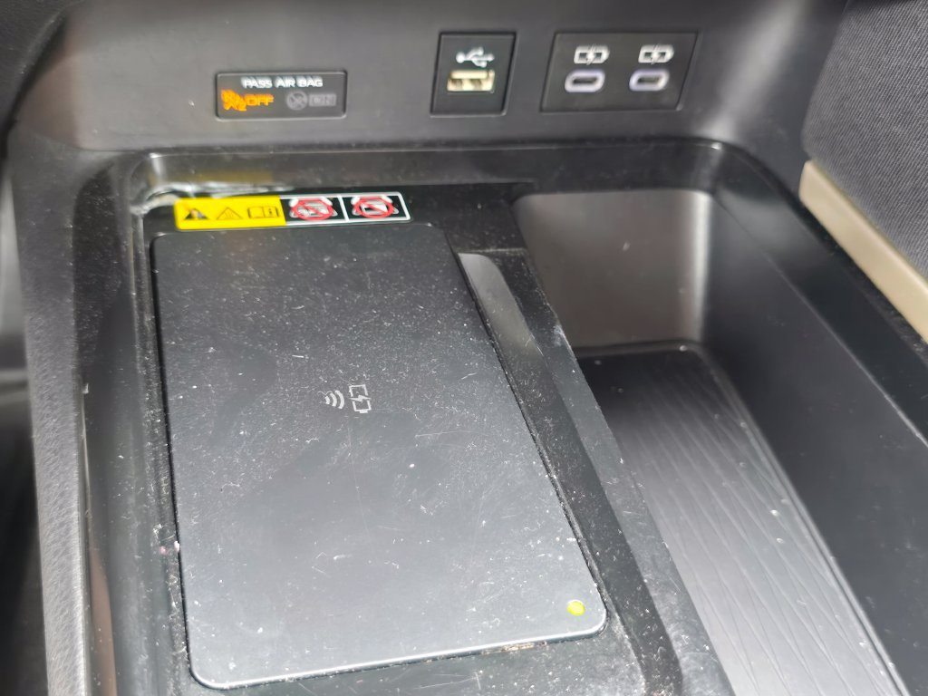 Used 2025 Toyota Camry LE FWD image 7