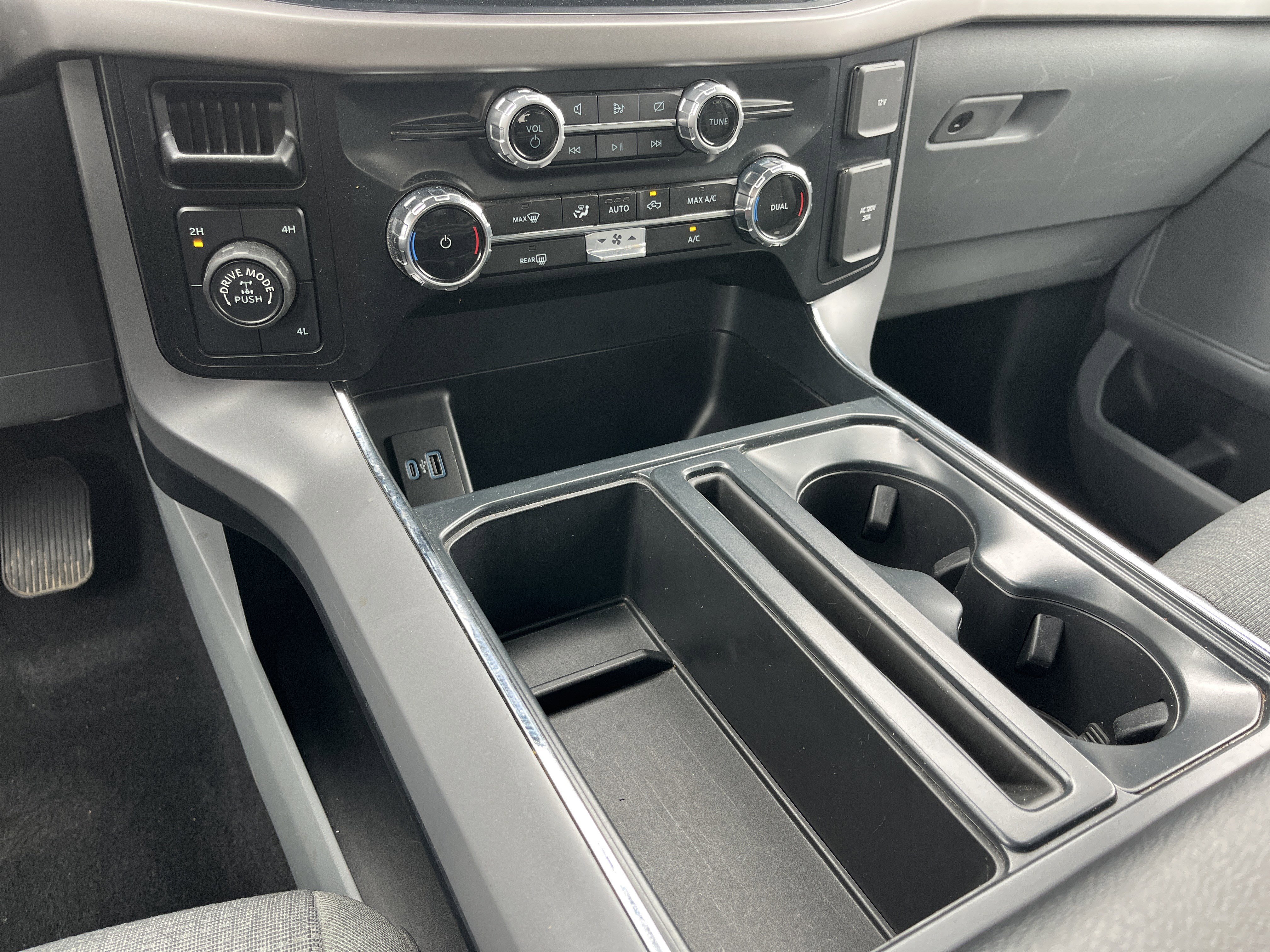 Used 2024 Ford F150 XLT w/ Mobile Office Package image 11