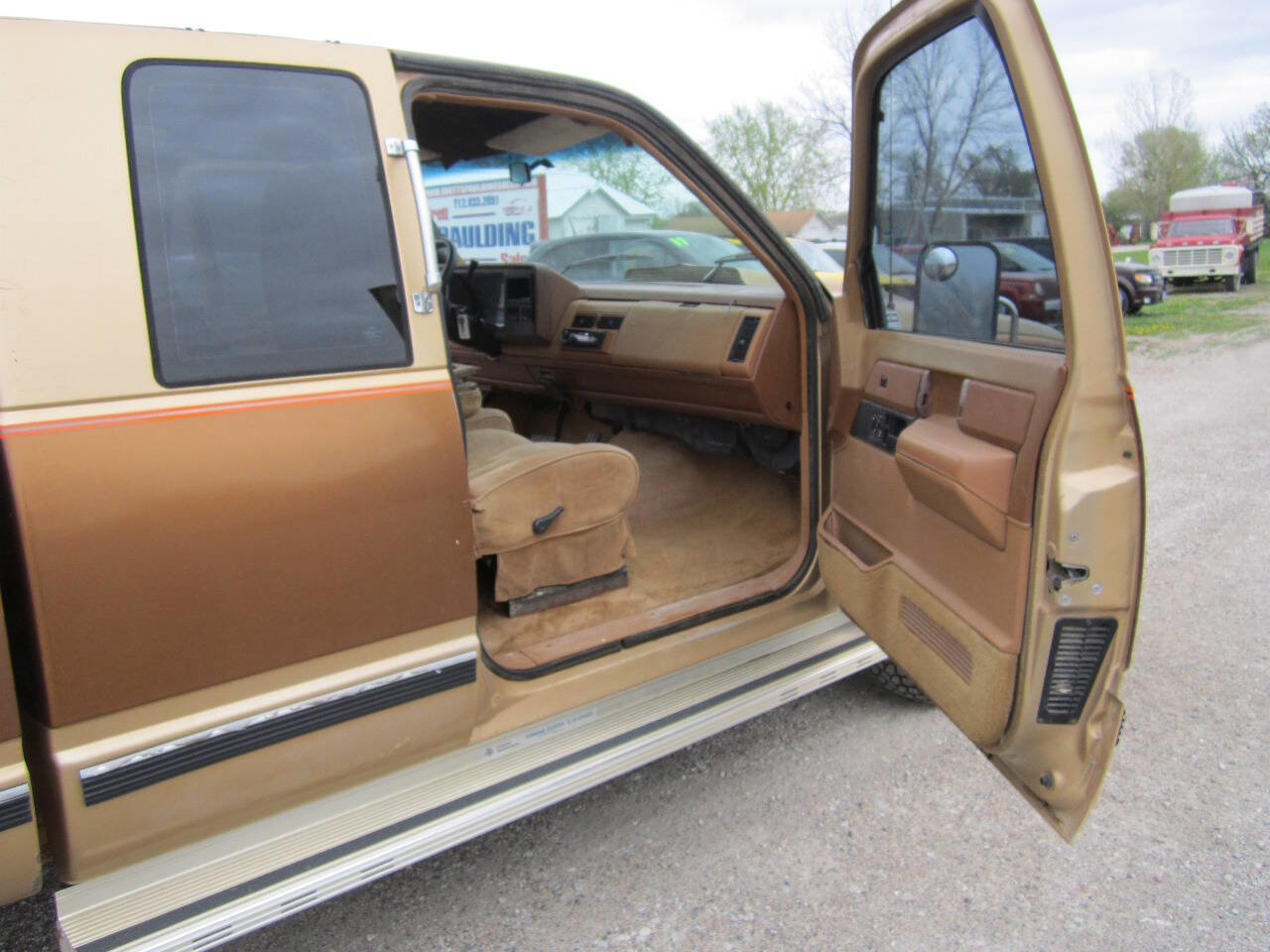 Used 1989 Chevrolet Silverado 3500 2WD Extended Cab image 12