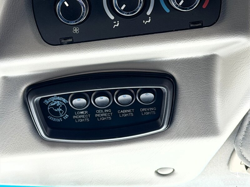 Used 2017 GMC Savana 2500 RWD image 28