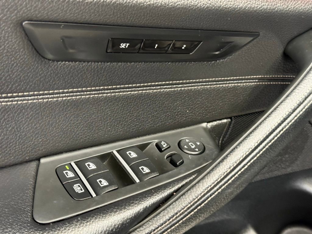 Used 2017 BMW 540i xDrive image 18