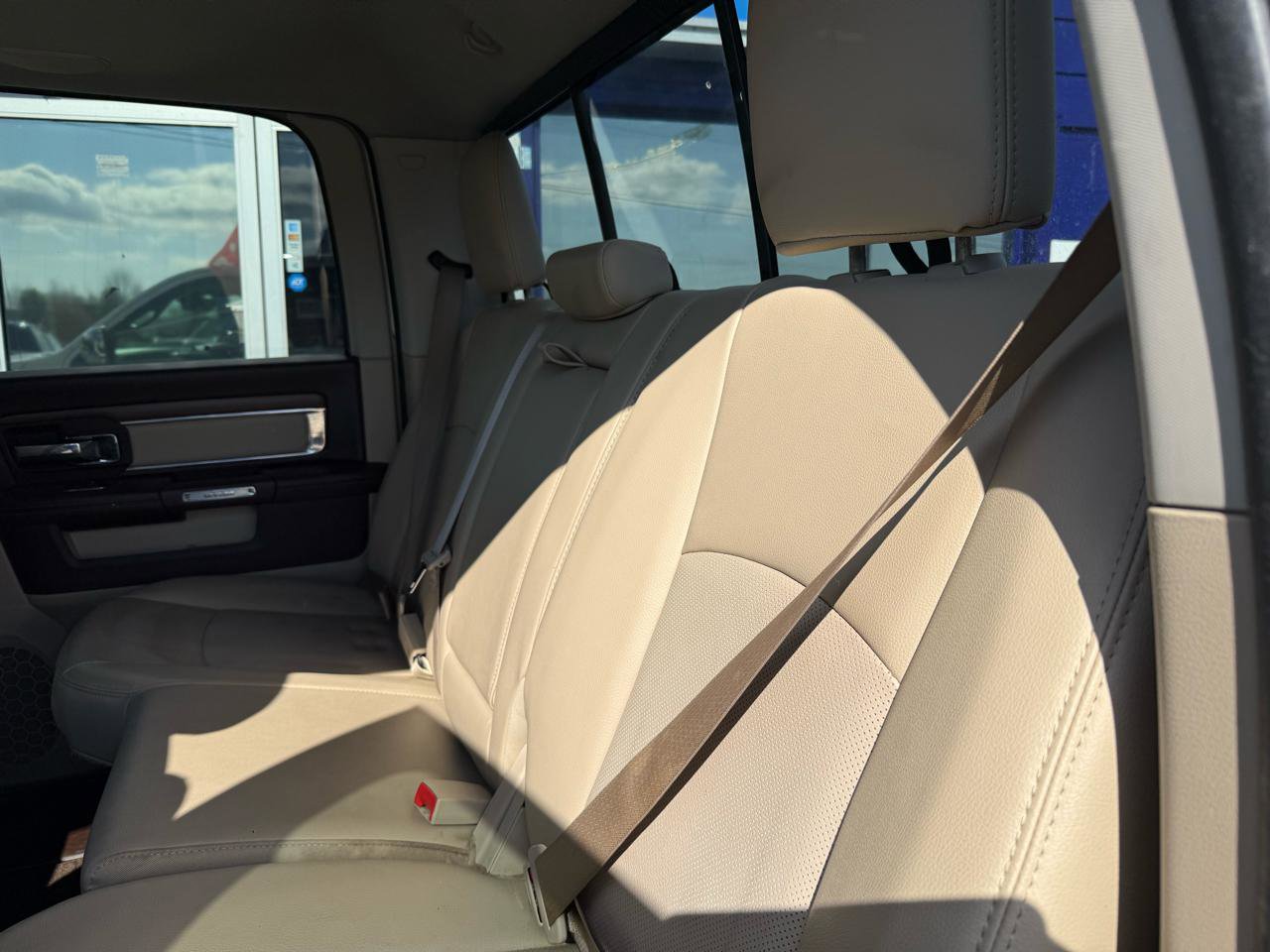 Used 2017 RAM 1500 Laramie w/ Convenience Group AWD/4WD image 10
