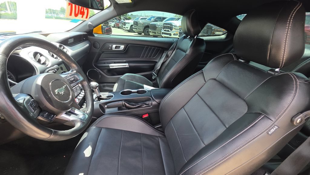 Used 2018 Ford Mustang GT Premium w/ Black Accent Package RWD image 11