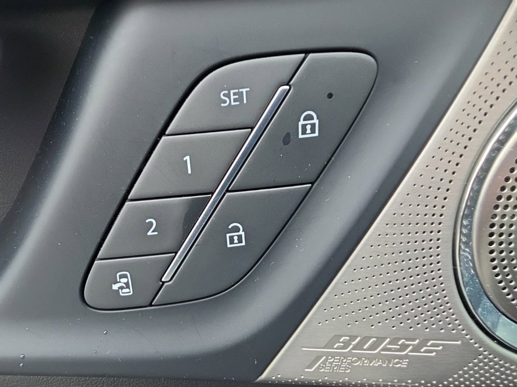 Used 2025 Buick Enclave Avenir w/ Super Cruise Package FWD image 21