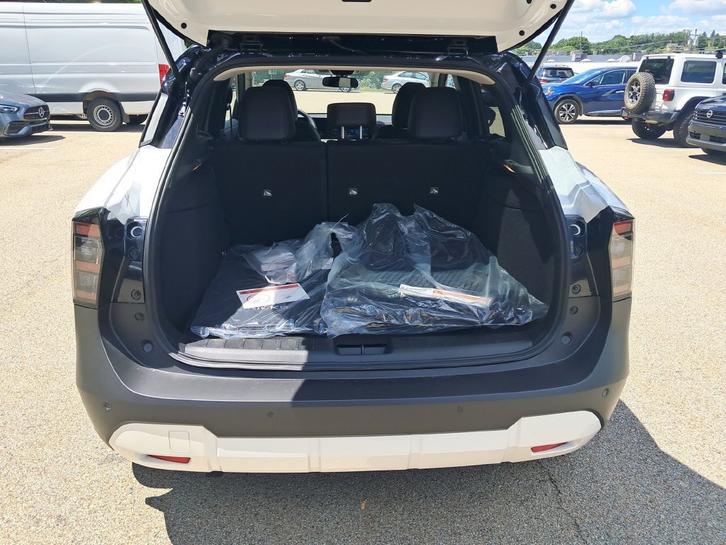 New 2026 Nissan Kicks SR AWD/4WD image 24