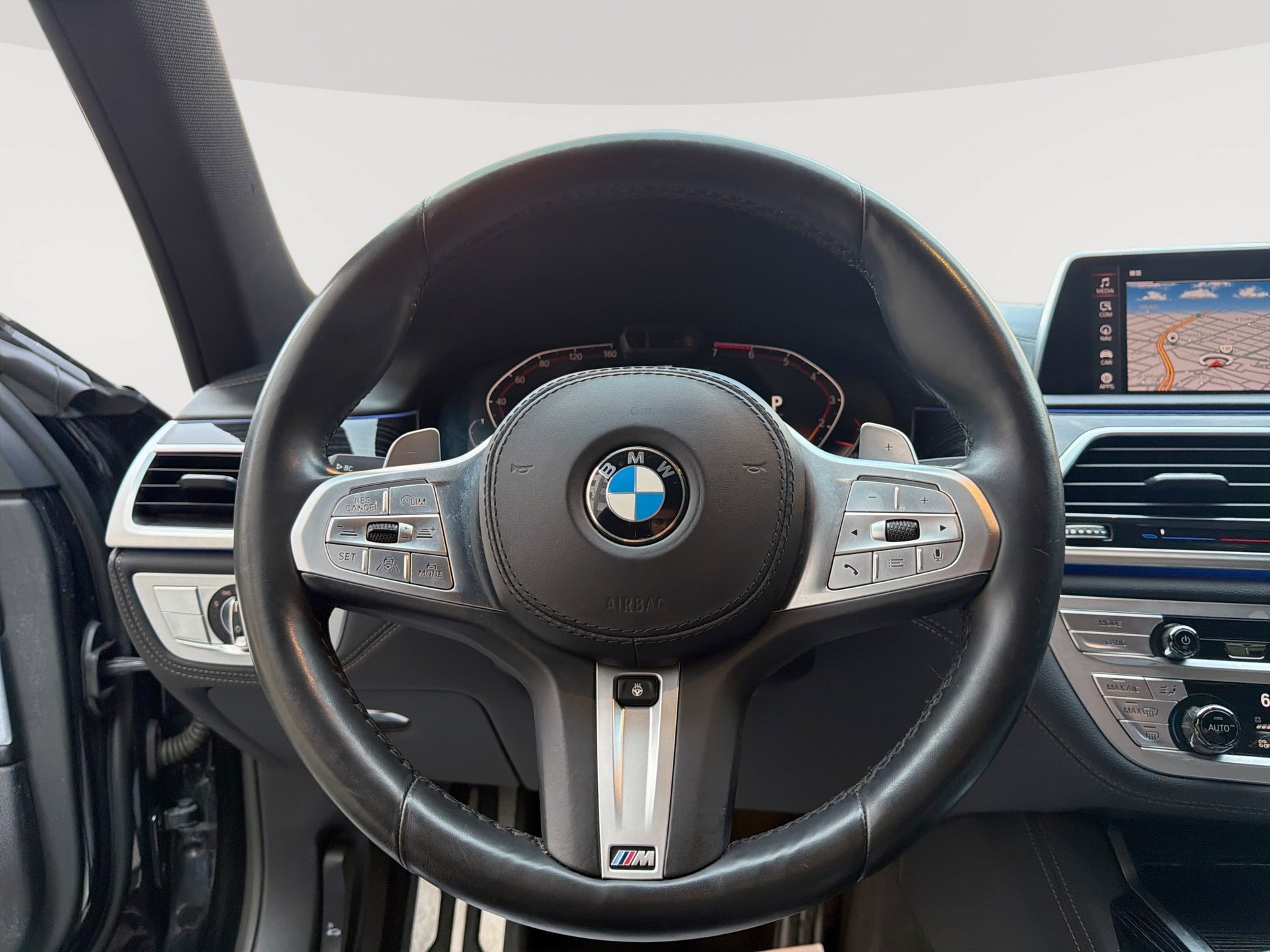 Used 2020 BMW 750i xDrive w/ Executive Package AWD/4WD image 11