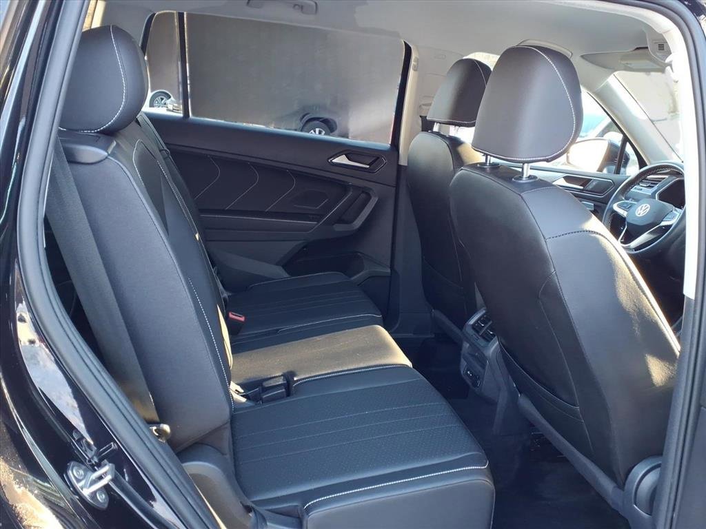 Used 2023 Volkswagen Tiguan SE image 15