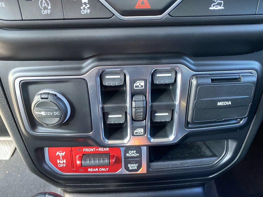 Used 2020 Jeep Gladiator Rubicon AWD/4WD image 18