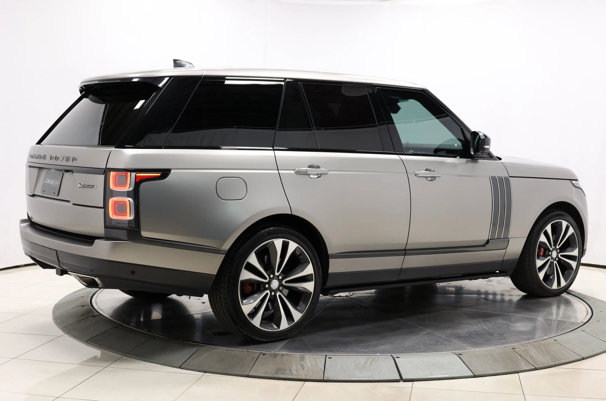 Used 2020 Land Rover Range Rover SV Autobiography Dynamic image 4