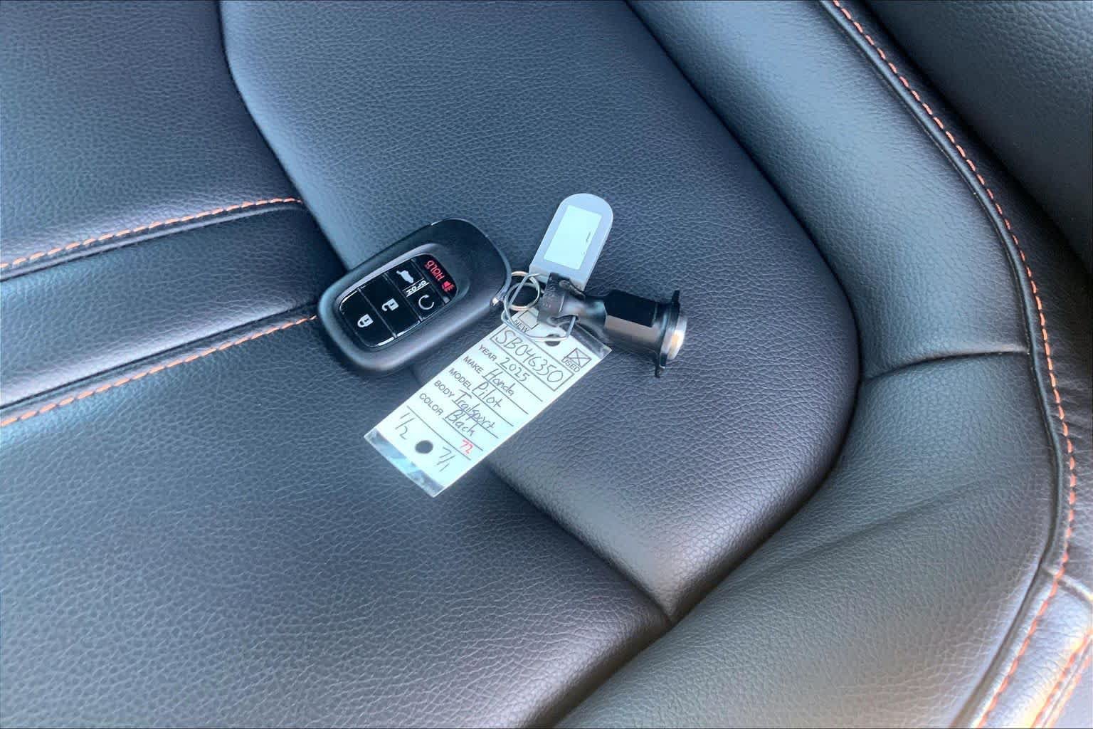 Used 2025 Honda Pilot TrailSport image 15