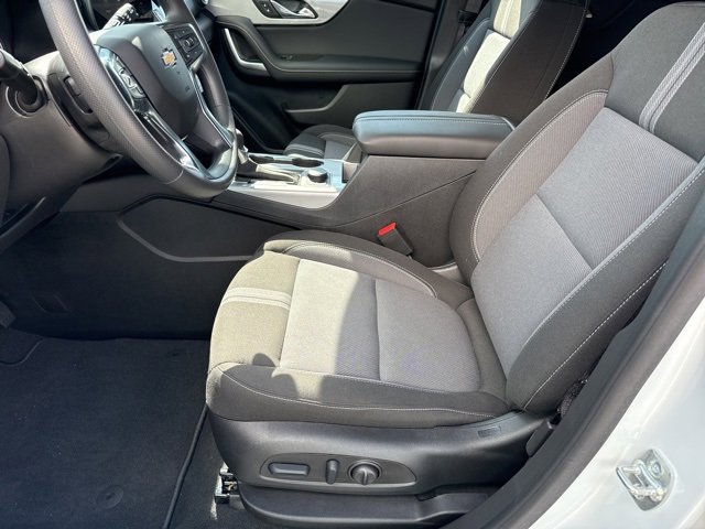 New 2025 Chevrolet Blazer LT w/ Midnight/Sport Edition image 9