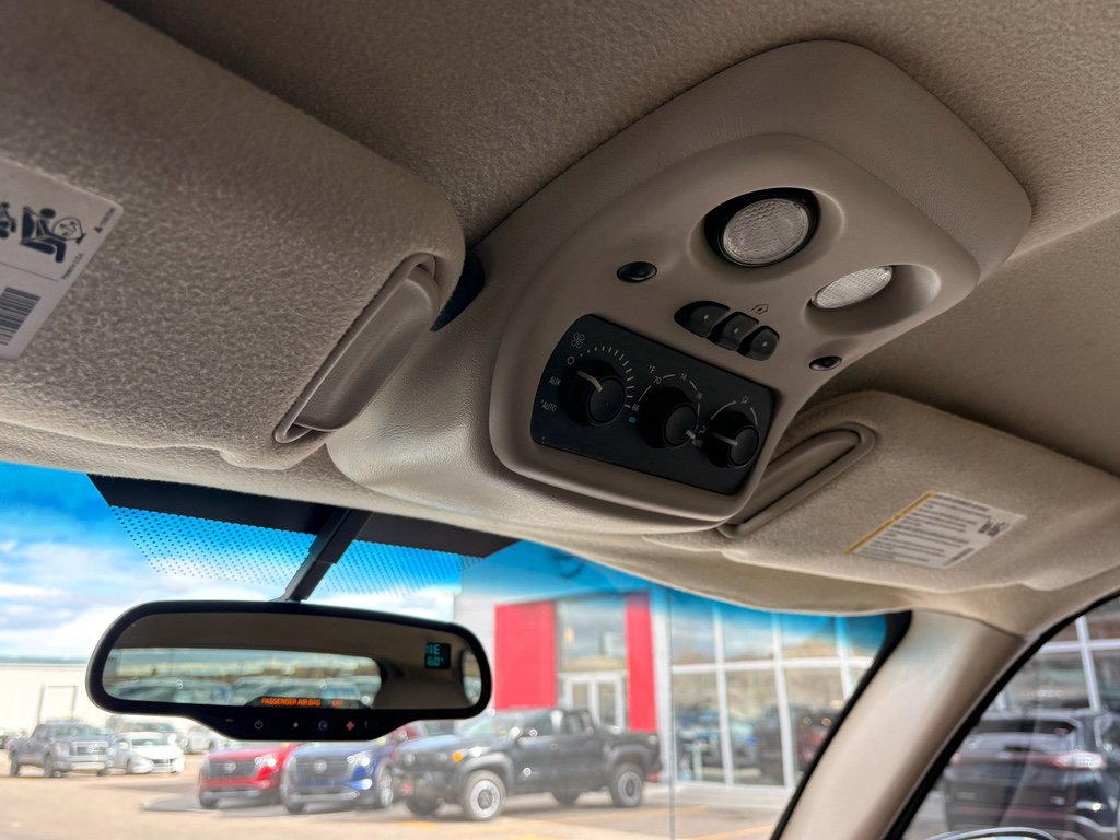 Used 2003 GMC Yukon SLT w/ 1SD Preferred Equipment Group image 27