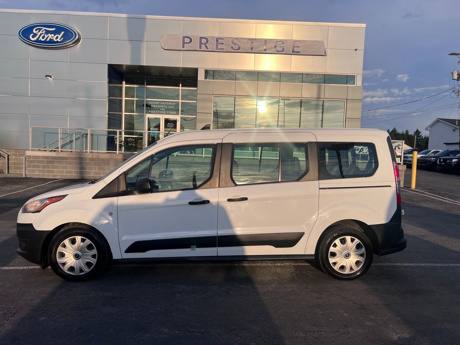 Used 2019 Ford Transit Connect XL image 2