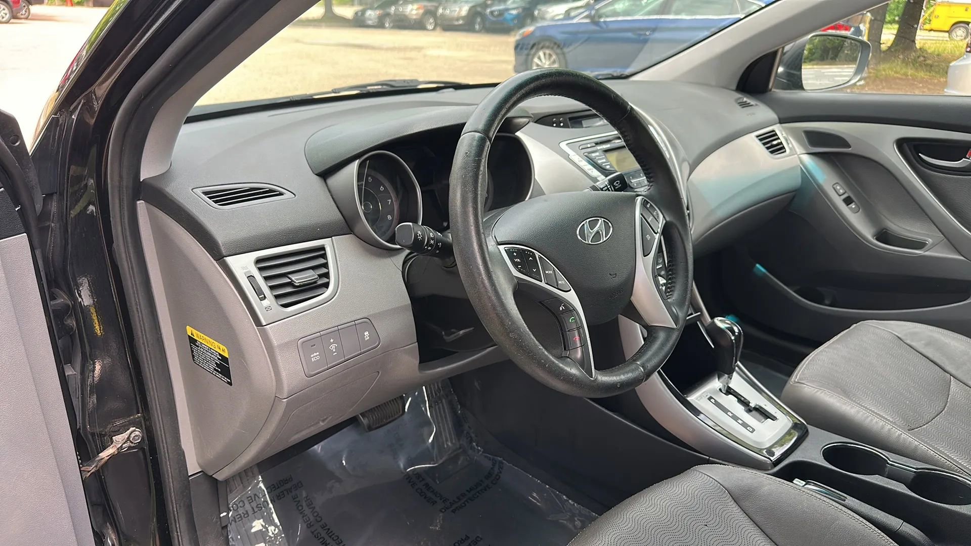 Used 2012 Hyundai Elantra Limited FWD image 14