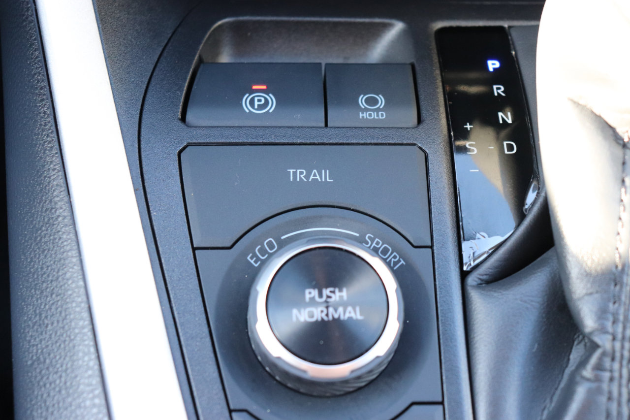 Used 2025 Toyota RAV4 XLE image 36