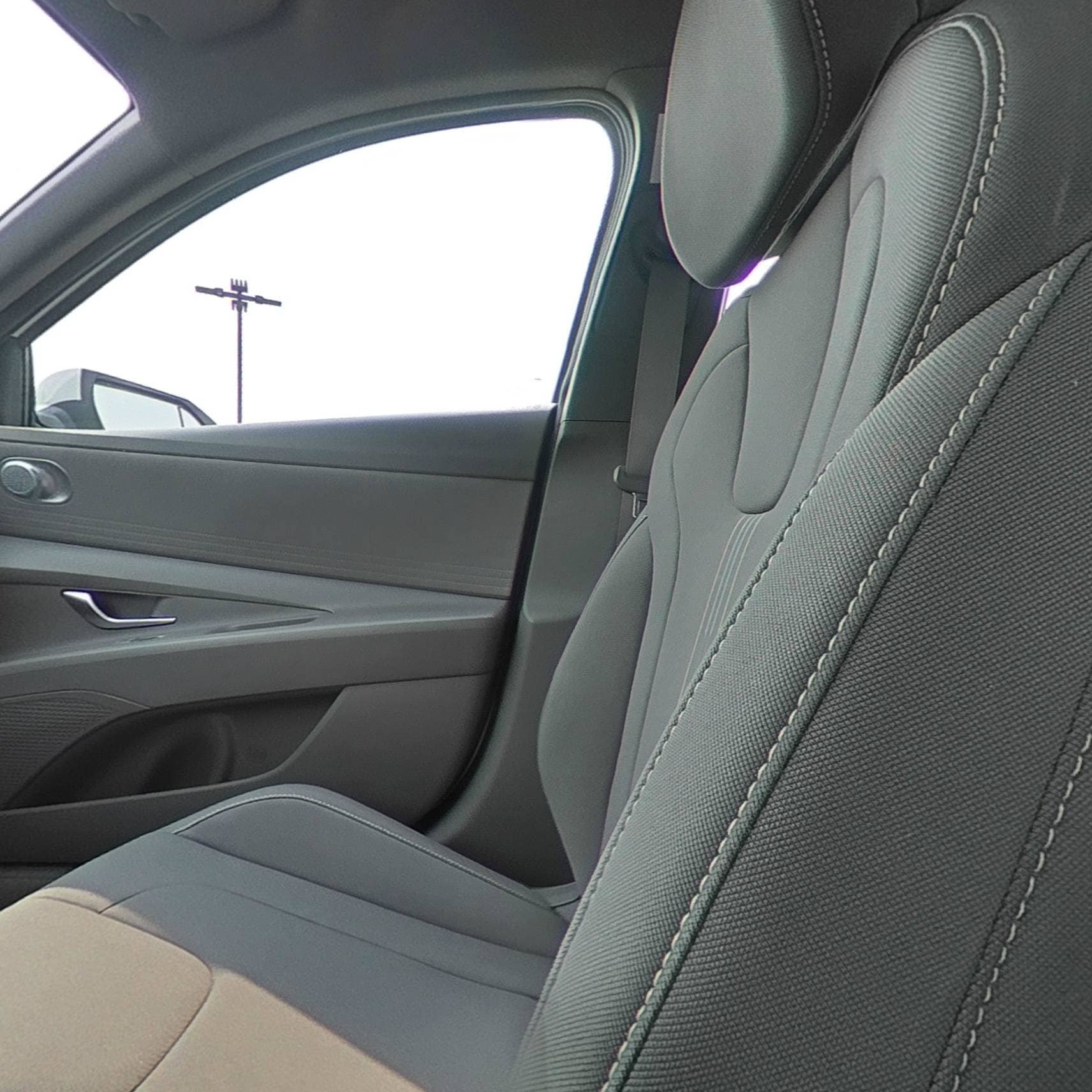 Certified 2024 Hyundai Elantra SEL FWD image 31