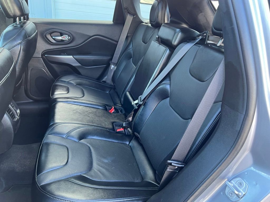 Used 2022 Jeep Cherokee Limited image 21